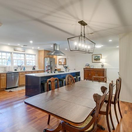 Spacious St Simons Island Vacation Rental With Pool! St. Simons Island Buitenkant foto
