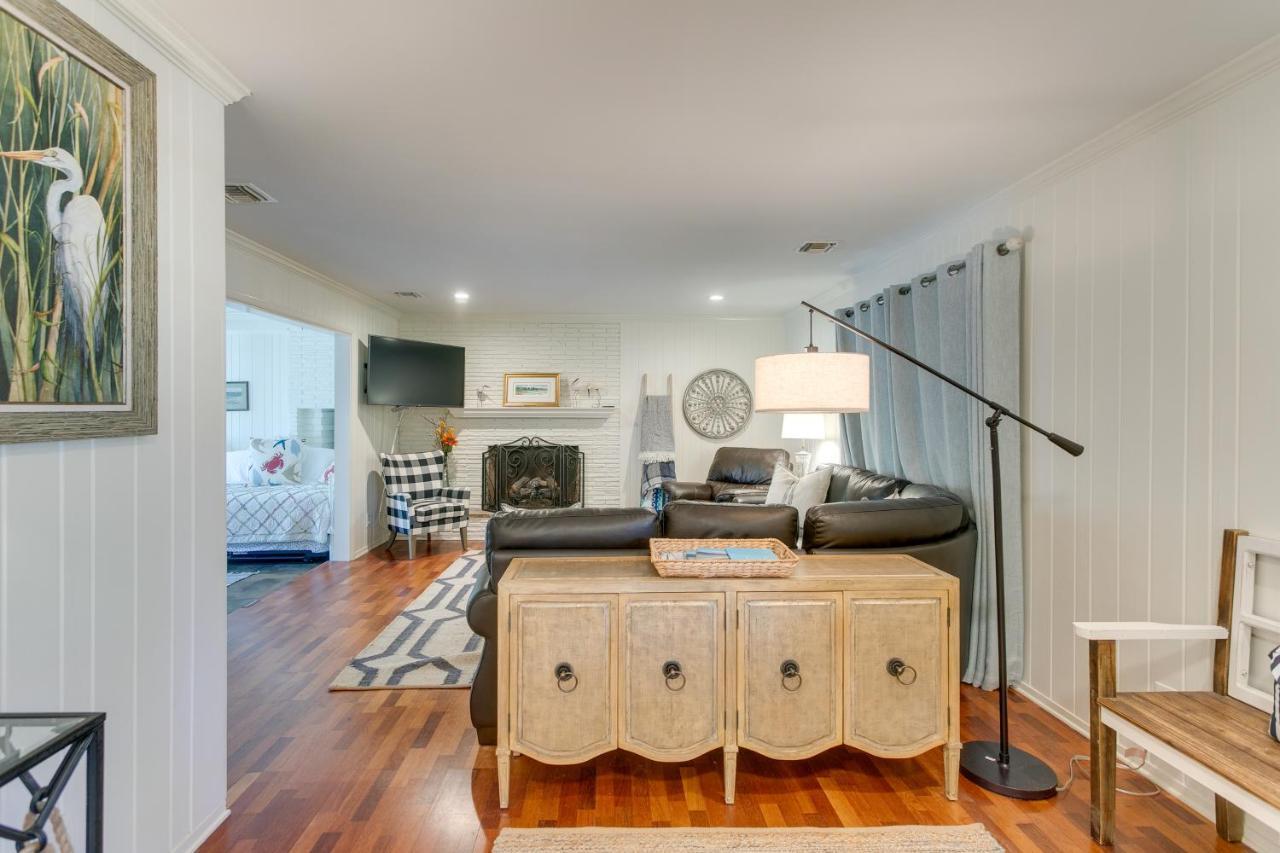 Spacious St Simons Island Vacation Rental With Pool! St. Simons Island Buitenkant foto