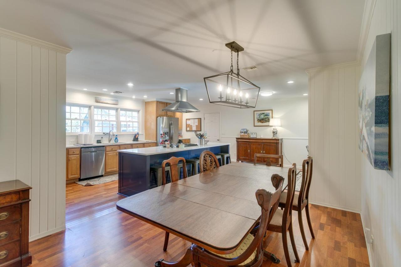 Spacious St Simons Island Vacation Rental With Pool! St. Simons Island Buitenkant foto