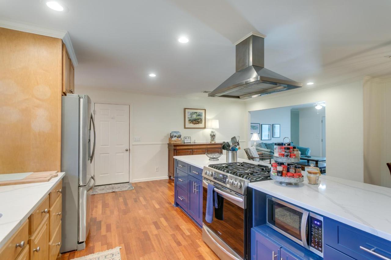 Spacious St Simons Island Vacation Rental With Pool! St. Simons Island Buitenkant foto