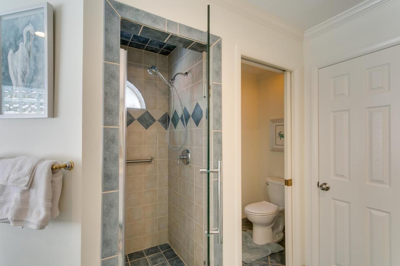 Spacious St Simons Island Vacation Rental With Pool! St. Simons Island Buitenkant foto