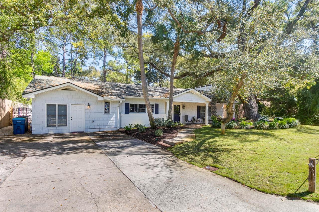 Spacious St Simons Island Vacation Rental With Pool! St. Simons Island Buitenkant foto