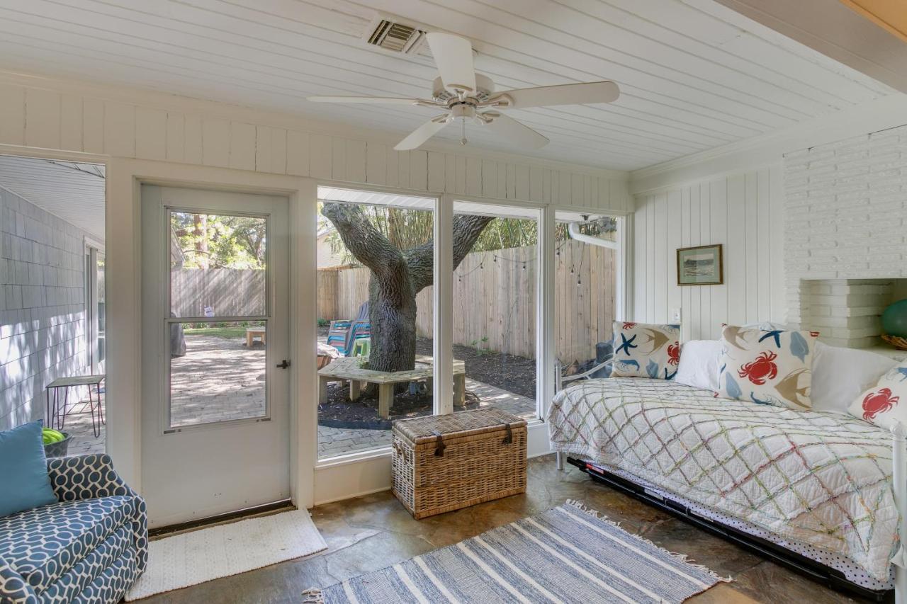 Spacious St Simons Island Vacation Rental With Pool! St. Simons Island Buitenkant foto