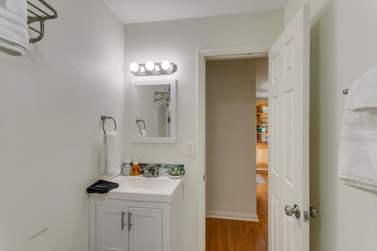 Spacious St Simons Island Vacation Rental With Pool! St. Simons Island Buitenkant foto